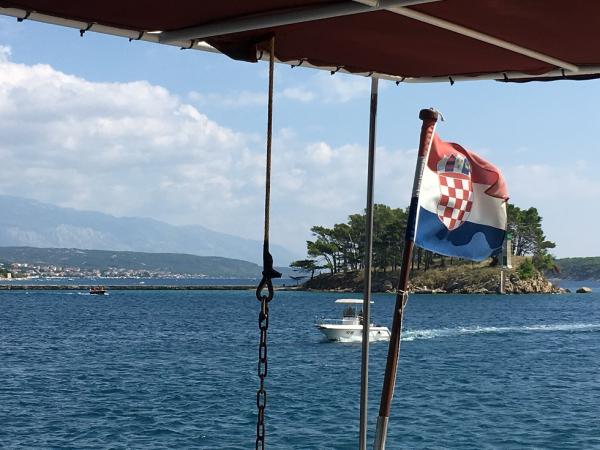 Kroatische Flagge - Inselwelt